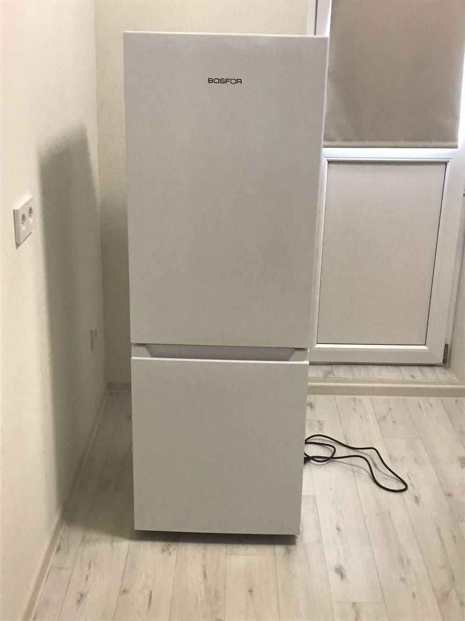 Холодильник и шкаф